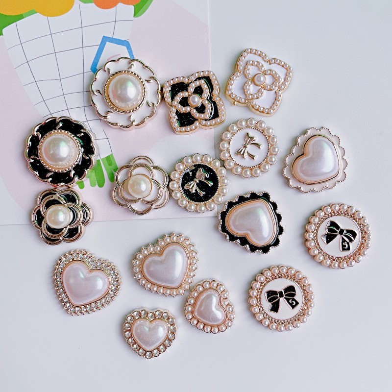 10 ชิ้น/เซ็ตรอบ Pearl Rose ดอกไม้ ABS Patch เคสโทรศัพท์วัสดุตกแต่ง DIY Hairpin รองเท้าอุปกรณ์เสริม
