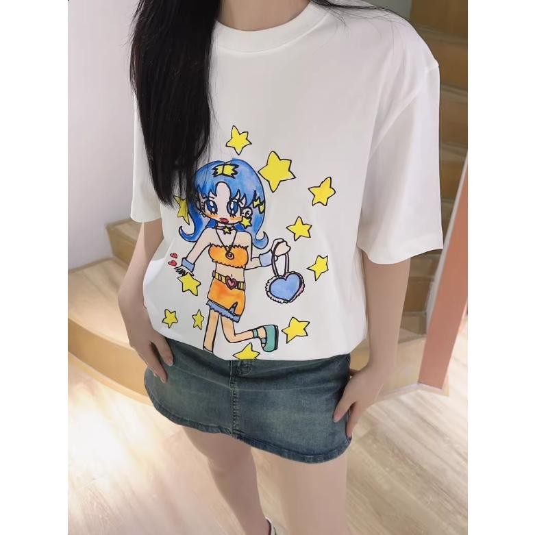 Papaya เสื้อยืด Oversize ลายการ์ตูนสาวน้อยพร้อมลวดลายดวงดาวสำหรับผู้หญิง ผ้าฝ้าย 100% ใส่สบาย WS1130