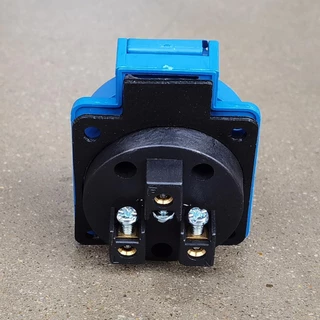 พาวเวอร์ปลั๊ก 2สาย 3ขา 16A ปลั๊กตัวเมีย Universal 2P+E 220V Single Phase
