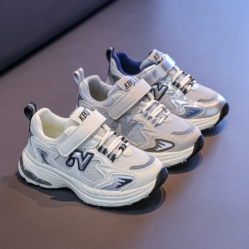 รองเท้าผ้าใบเด็กผู้หญิง 2025 ฤดูใบไม้ผลิใหม่ฤดูใบไม้ร่วงรองเท้าผ้าใบเด็กสําหรับเด็กตาข่ายระบายอากาศรองเท้าวิ่งโรงเรียนแฟชั่นลื่นเด็กเวอร