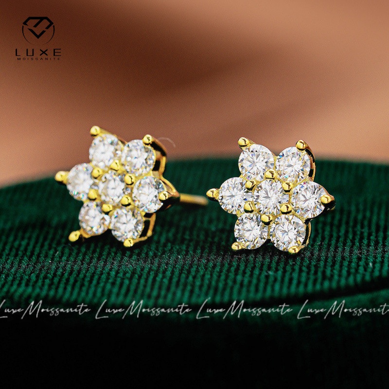 ต่างหู Moissanite 0.1ct สไตล์Urban Chic ดีไซน์Snowflake ตัดสีขาวD ในเงินสเตอร์ลิงS925 รวมน้ำหนัก1.4c