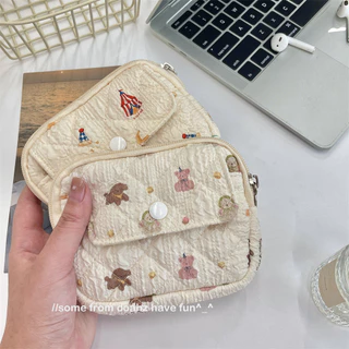 💖ในไทย💖กระเป๋าใส่เหรียญลายดอกไม้การ์ตูน กระเป๋าสตางค์ กระเป๋าเก็บผ้านวมน่ารักมัลติฟังก์ชั่นแบบพกพา