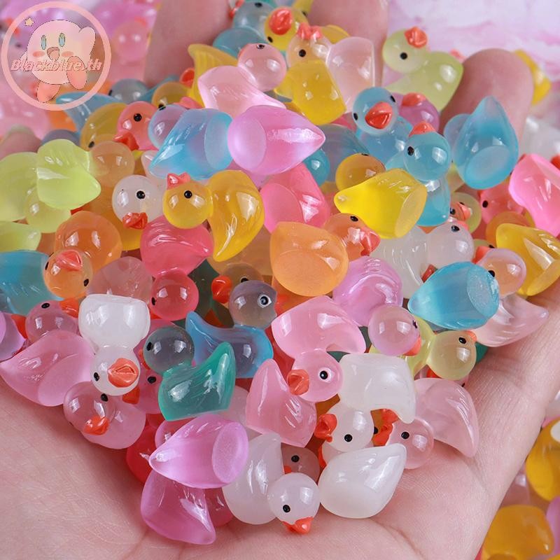 Bblue 50 ชิ้นสุ่มเรซิ่นมินิเป็ด Miniature ตุ๊กตาเครื่องประดับขนาดเล็กน่ารัก Luminous เป็ดสวนภูมิทัศน์พืชหัตถกรรมตกแต่ง.