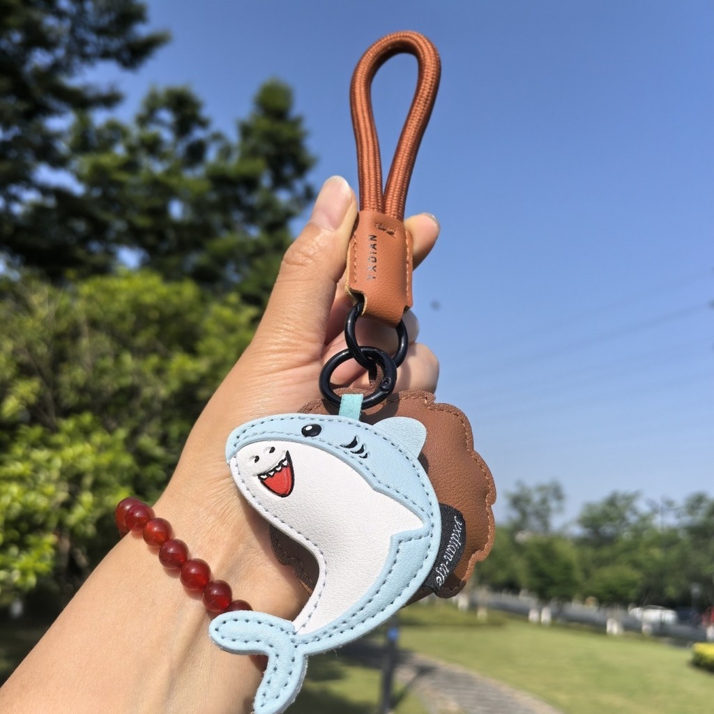 Creative น่ารัก Lion Shark หนัง King Chuqin จี้น่ารักพวงกุญแจสัตว์เลี้ยง Shatou 6.24