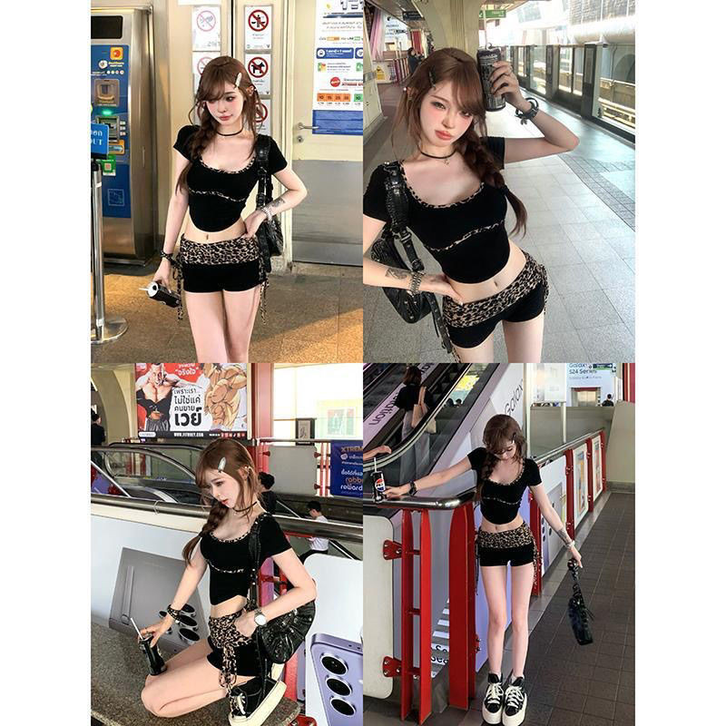 ฤดูร้อนหวานและเผ็ด🍩ชุดเซต2ชิ้น✨2 สี*สไตล์สั้นสุด ๆ แขนสั้น+กระโปรงสั้น💕น่ารักสไตล์​เกาหลี สาวเซ็กซี่🍓แฟชั่นฤดูร้อน