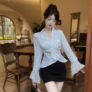 KOKO#คอวีสไตล์ฝรั่งเศสเสื้อแฟชั่นผู้หญิง กระชับเอว แขนแตรลูกไม้ เสื้อเชิ้ตลูกไม้สั้นผู้หญิง#w551