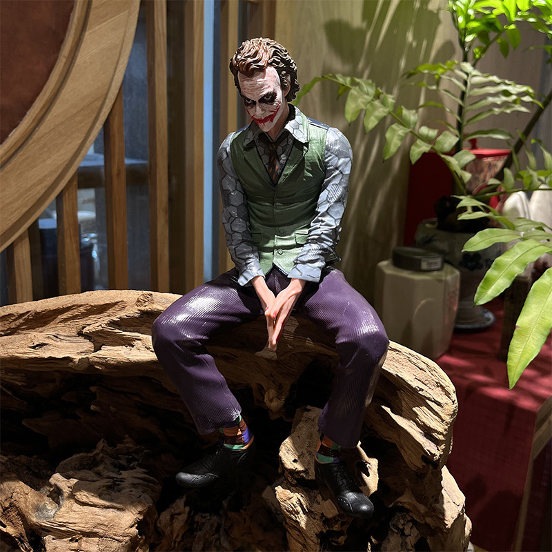 Joker Heath Ledger 16 ซม.Action Figure อุปกรณ์ตกแต่งรถยนต์รูปปั้นอะนิเมะตัวเลขตุ๊กตาของสะสม