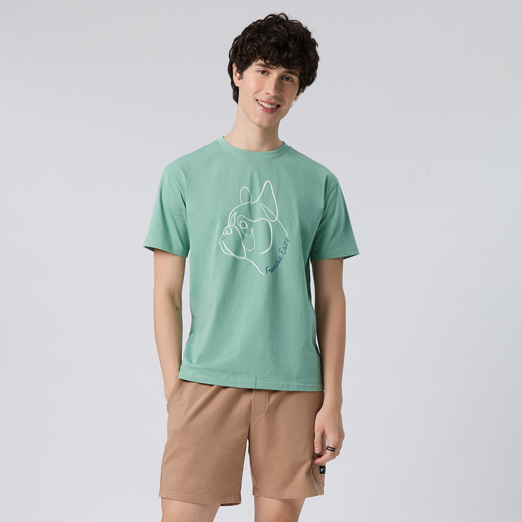 ESP เสื้อทีเชิ้ตลายเฟรนช์ชี่ อีซี่ ผู้ชาย สีเขียว | Frenchie Eazy Tee Shirt | 04068