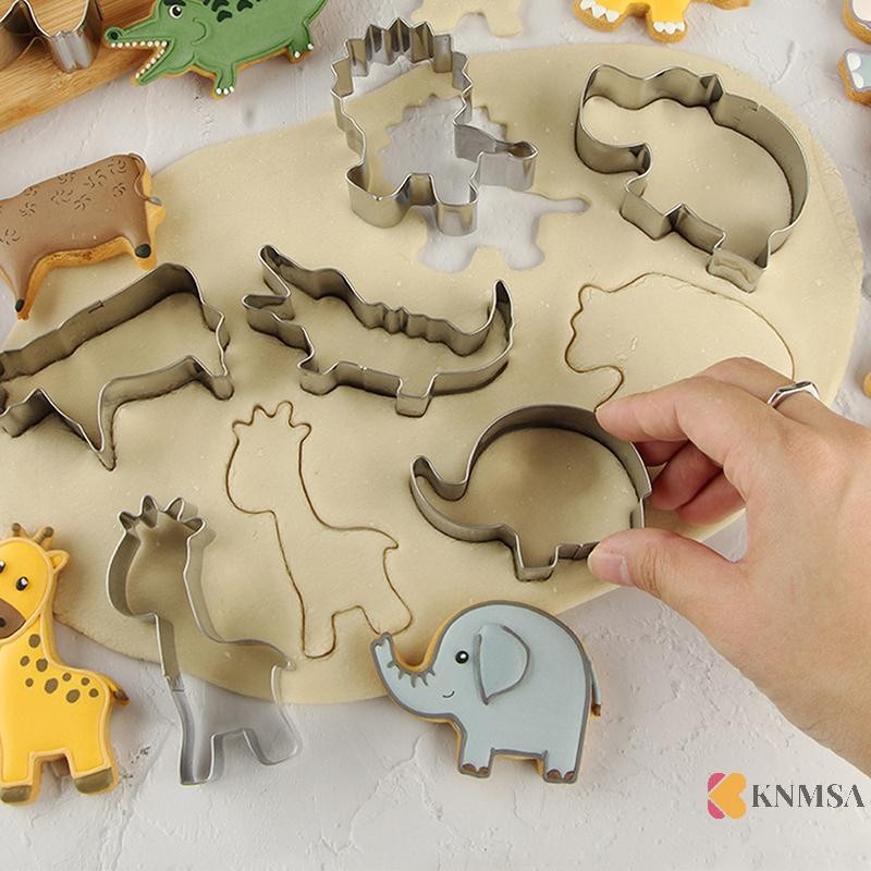 KNMSA] Animal Cookie Cutters For Kids, Zoo Animals 12 PCS Cookie Cutters Set With Lion, Giraffe, Hippo, Koala, Elephant, Dog hamnn neck