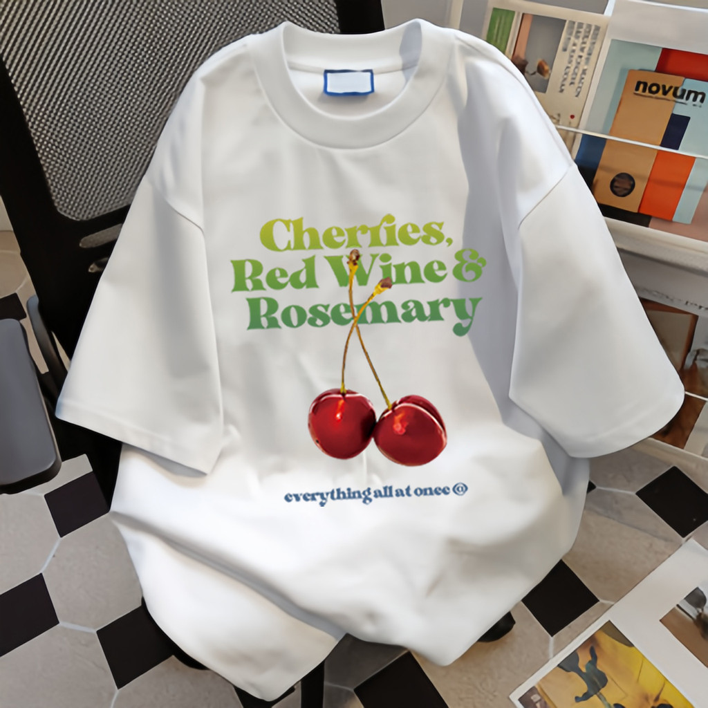 (จัดส่งภายใน 24 ชั่วโมง)BOOM Shopee เสื้อ T ผู้หญิง ลายพิมพ์เชอร์รี่สวย - "Cherries, Red Wine & Rosemary" - สไตล์แฟชั่นส