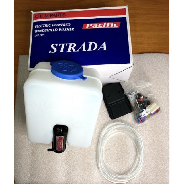 จัดส่งเร็ว กระป๋องฉีดน้ำรถ มิตซูบิชิ  สตาด้า(Mitsubishi Strada)ยี่ห้อ  อะไหล่รถยนต์  SPRY
