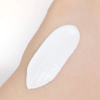 ของแท้>>ส่งด่วน AOU TONE-UP DAZZLING CREAM ครีมโทนอัพปรับผิว ความลับไอดอลออนสเตจ ทาได้ทั่งหน้าและตัว