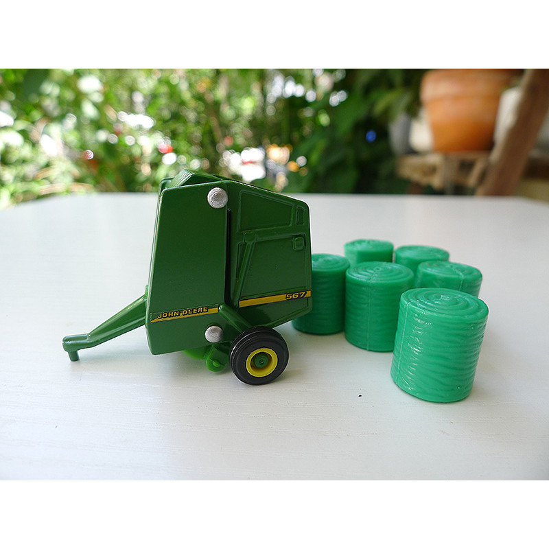 John Deere 567 Baler Dier Bundler Packer รถแทรกเตอร์หัวรถจักรรุ่น ERTL 1: 64