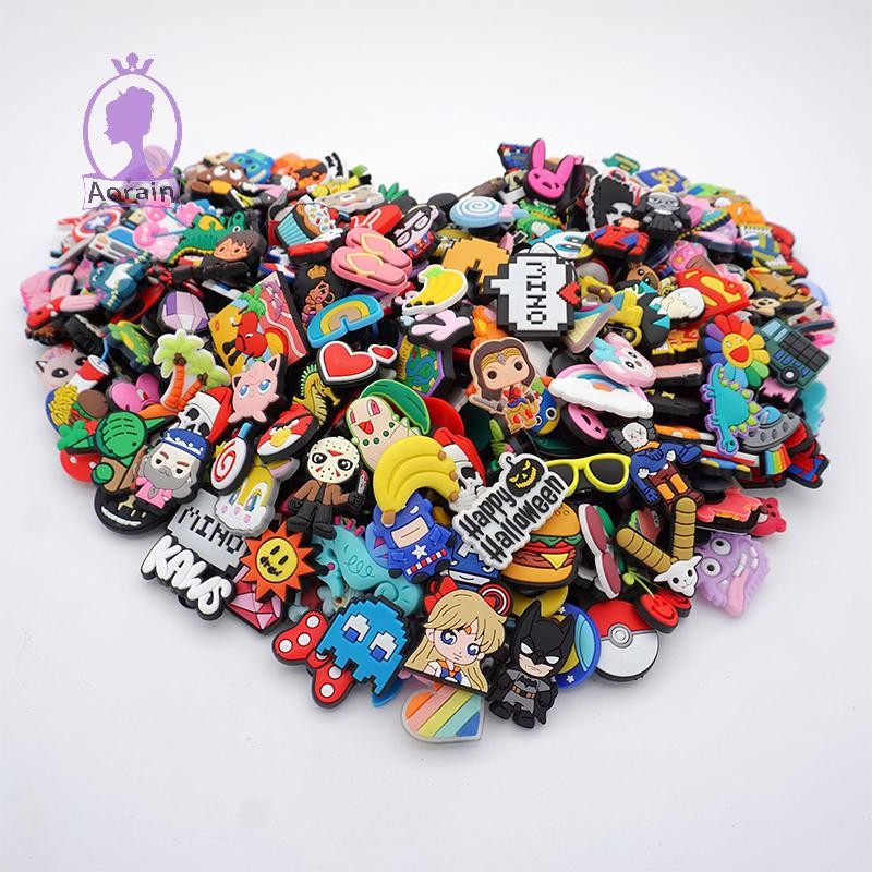 charms การ์ตูนสำหรับ Crocs Jibits Bubble Slides 30 ชิ้น ตกแต่งรองเท้าพีวีซি อุปกรณ์เสริมสำหรับวัยรุ่น