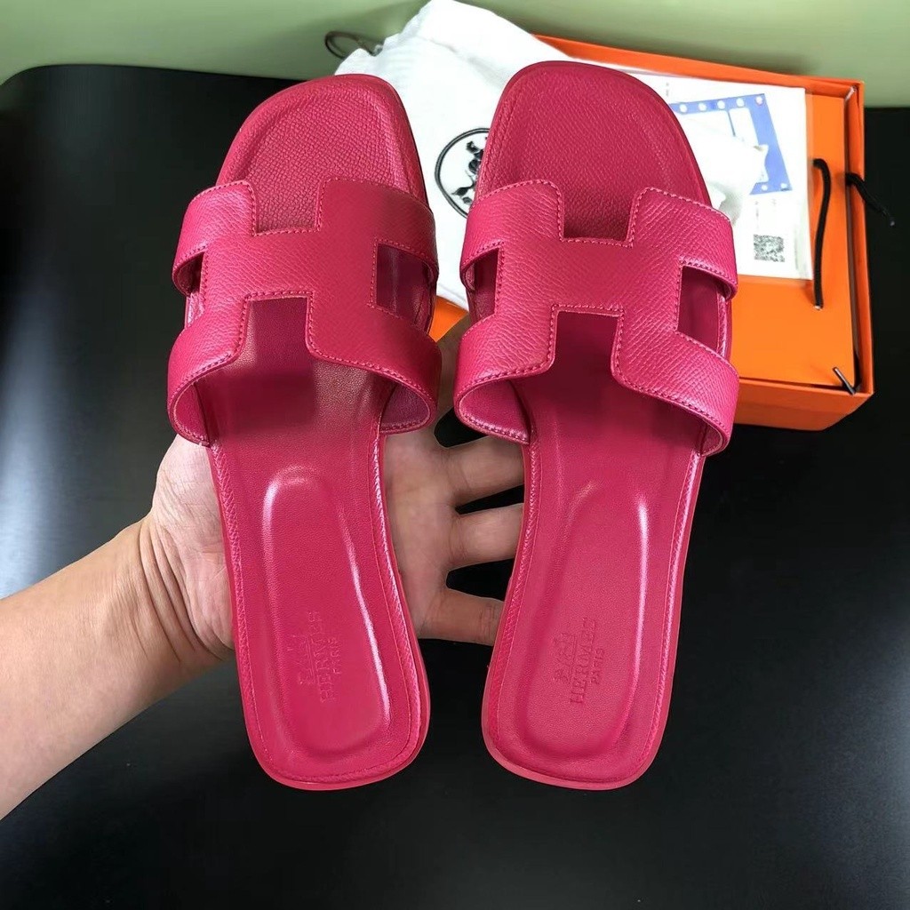 รองเท้าแตะหนังแกะแบน Hermes สีสันสดใส รองเท้าแตะ Kasut พร้อมนาฬิกา DVVZ