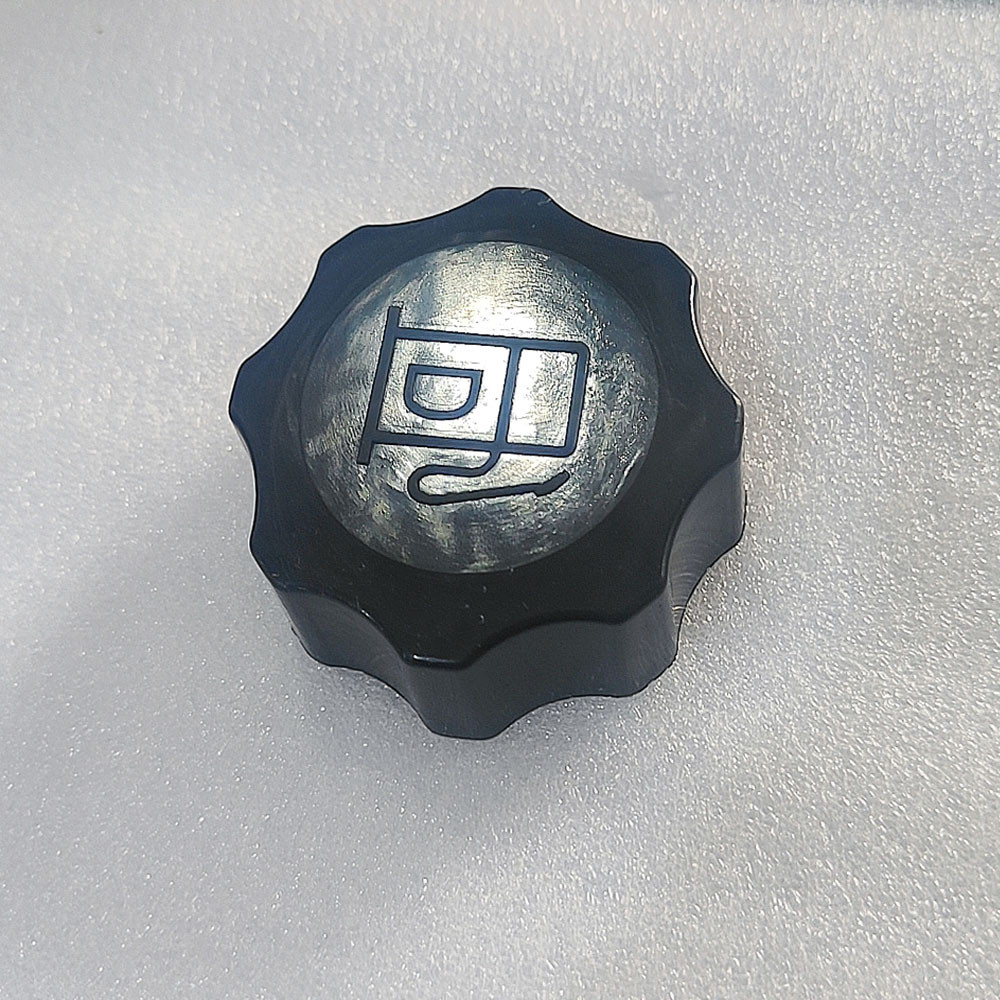 ฝาถังน้ํามันเชื้อเพลิงสําหรับ Kubota L235 L2350 L185 L245 L275 L2850 L2600 L4150 L2050