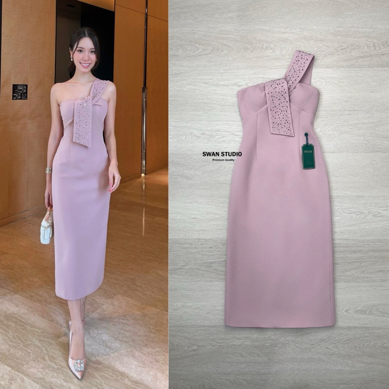 PD (พร้อมส่ง) Swan 177 เดรสยาวสีชมพู  เดรสสายปาดข้างเดียว งานป้าย Swan ร้าน  PD.shop