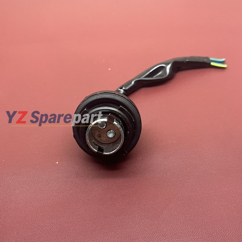 Original Universal 2 ขา Toyota Avanza Xenia ปลั๊กติดตั้งโคมไฟด้านหลัง
