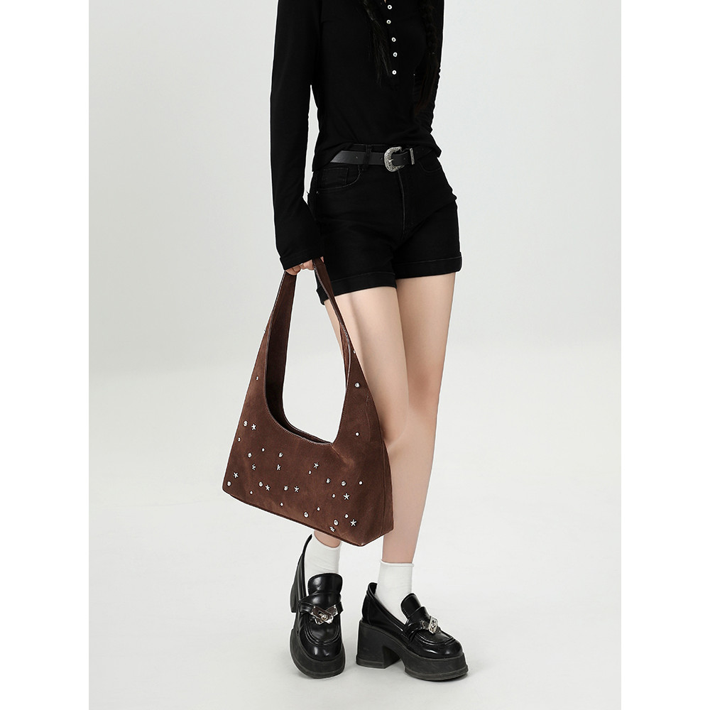 TRENDY  POUCH     กระเป๋าหนังกลับ กระเป๋าสะพาย suede bag สีน้ำตาล  ดวงดาว  ย้อนยุค  ผู้หญิง