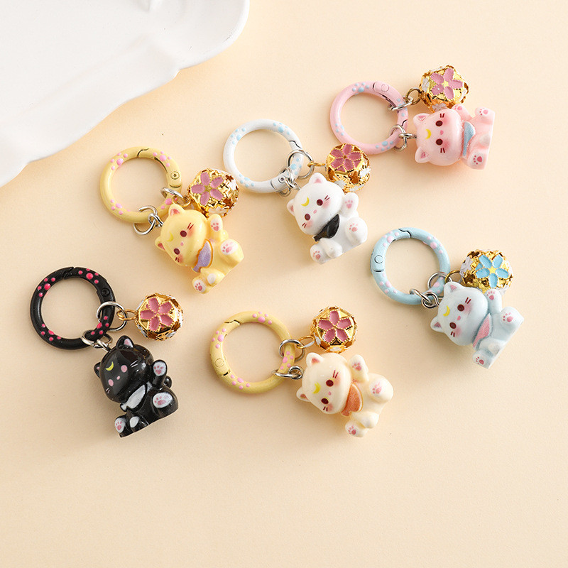การ์ตูนลูกบอลพลาสติกลูกแมวพวงกุญแจ Kawaii Maneki-Neko จี้ Key Chains ผู้หญิงกระเป๋าถือกระเป๋าสตางค์จี้อุปกรณ์เสริมกุญแจรถ