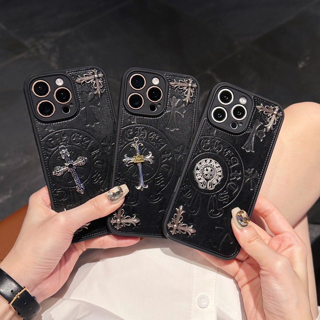 Creative Emboss หนังสําหรับ iPhone 17 Pro Max 16 15 14 13 Pro Max 16 15 14 Plus 3D โลหะ Rivet ออกแบบเลนส์ป้องกัน Full Coverage TPU Soft Border Design Anti Falling Cover ราคา ถูกที่สุด ดีลบีเคเค