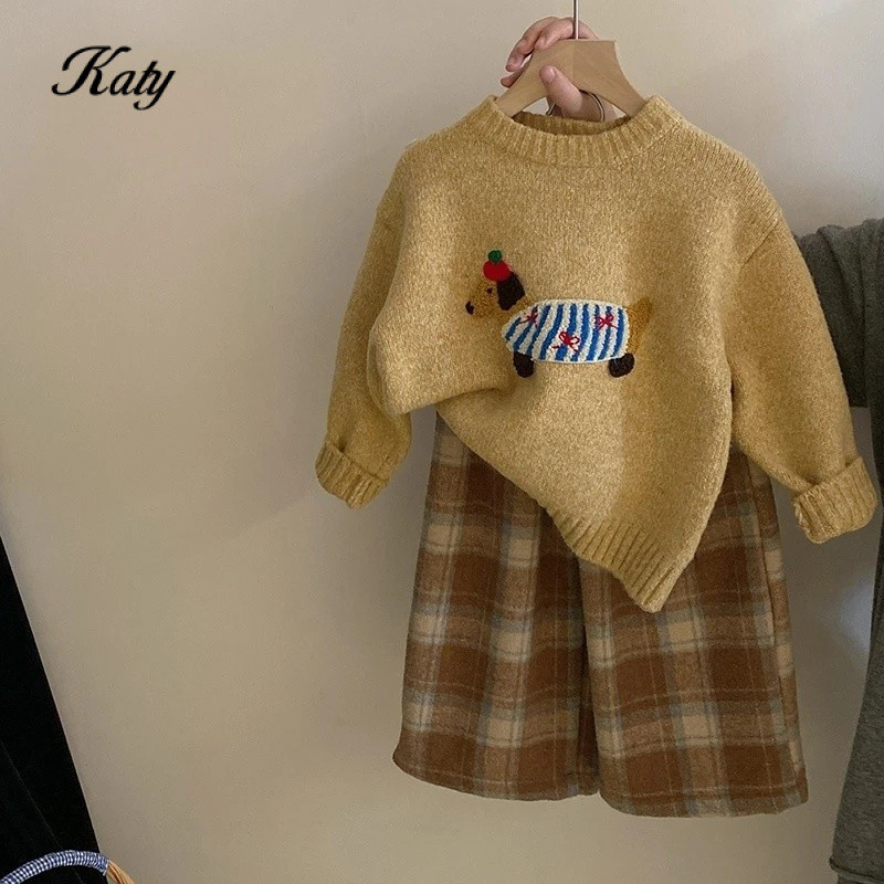 เสื้อสเวตเตอร์ถักถักสไตล์ใหม่สำหรับเด็กผู้หญิงฤดูใบไม้ร่วงและฤดูหนาวสำหรับเด็กผู้หญิงเสื้อผ้าเด็กผู้หญิง