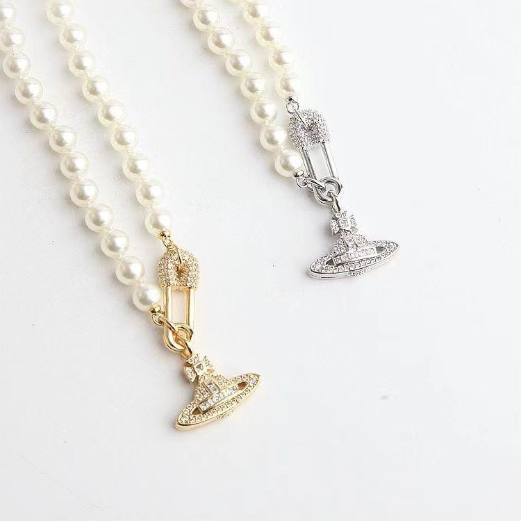 Queen West Vivian Full Diamond Pin Chain สร้อยคอไข่มุกดาวเสาร์