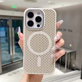 สูง Quaitly กรอบฮาร์ดแวร์สามมิติ Misaligned ทรงกลมตาข่ายรูเคสโทรศัพท์แม่เหล็กสําหรับ IPhone 12 13 14 15 16 Pro Max Slim Cooling ปลอกกันกระแทก PC ฝาหลัง