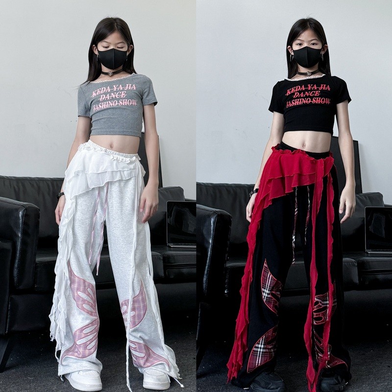 [KeDaYa] พร้อมส่ง เสื้อครอปลูกไม้เกาหลี กางเกงวอร์มผีเสื้อ ผ้าพันเอวจีบสวย ชุดเต้นสตรีทสาวฮิปฮอป สไตล์ Y2K OOTD