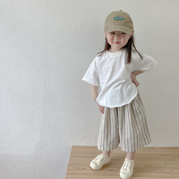 ฤดูร้อนสไตล์ใหม่สาวชุดลําลองลายกางเกงขากว้างสาวเด็กหลวมสีขาวแขนสั้นเสื้อยืดชุดสองชิ้น