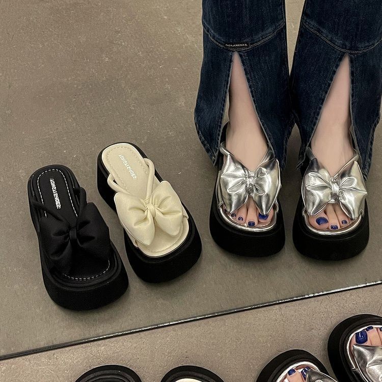 Sweet Bowknot ผู้หญิงสวมใส่ด้านนอกฤดูร้อนสไตล์ใหม่เค้กฟองน้ําหนา Soled ขนาดเล็ก All-Match Flip-Flop รองเท้าแตะ