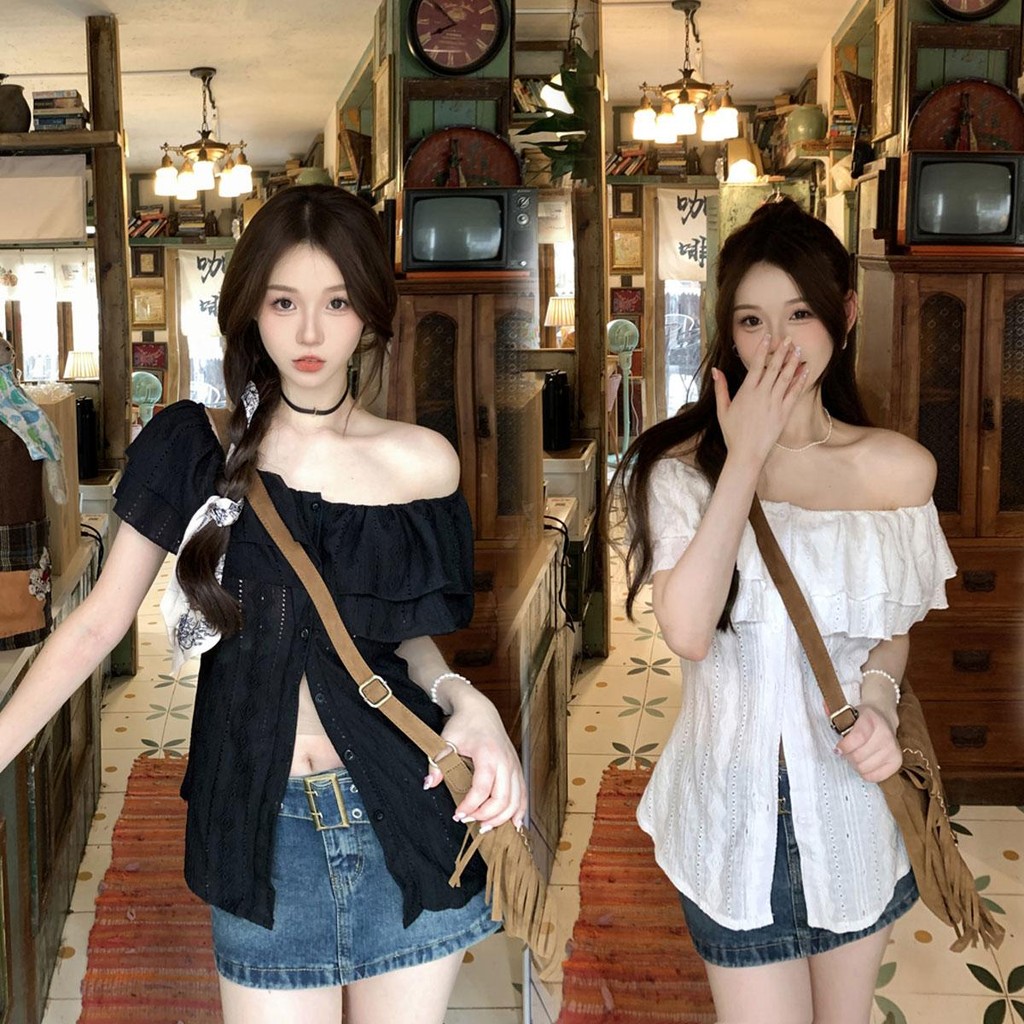 Dahong  เสื้อเบลาส์ผู้หญิง มีกระดุม แต่งระบาย  เสื้อลูกไม้แฟชั่นแขนยาวไหล่เดียว สีพื้น สไตล์หรูหรา   w550