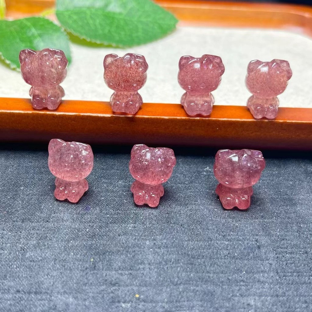 สตรอเบอร์รี่ธรรมชาติคริสตัล KT แมวแกะสลักชิ้นเครื่องประดับน่ารักอุปกรณ์ diy Simple All-Match ของขวัญ