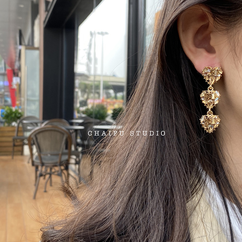 Fast Shipping/Fangxing studio/Chifu studio/E250 INS สไตล์โอ้อวด Baroque เนื้อโลหะเกรดสูงเข็มเงิน Lov