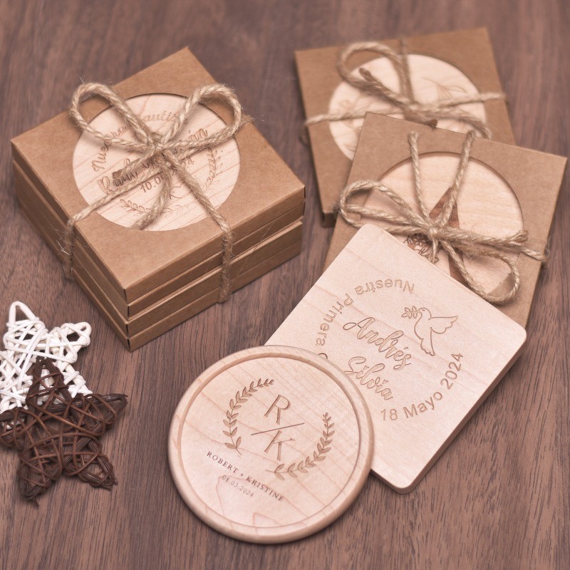 1PCS ฟรีส่วนบุคคลไม้วอลนัท Coaster เลเซอร์แกะสลักโลโก้รอบ Square Beech ถ้วยไม้บรรจุภัณฑ์สําหรับของขวัญ