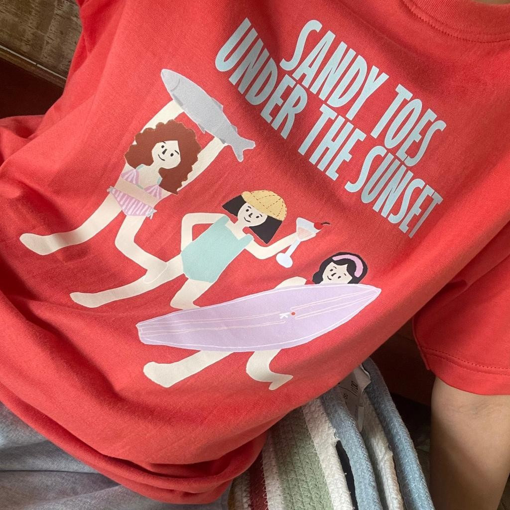 (จัดส่งตลอด 24 ชั่วโมง)เสื้อยืด oversize เสื้อแขนสั้นคอกลม เสื้อยืด โอเวอร์ไซซ์ Sandy Toes Tee ผ้าคอตตอน 100%