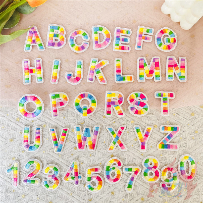 ✿ แพทช์เหล็กบนตัวเลขและตัวอักษรภาษาอังกฤษสีรุ้ง สีสันสดใสสำหรับ DIY เย็บป้ายตกแต่งผ้า ✿