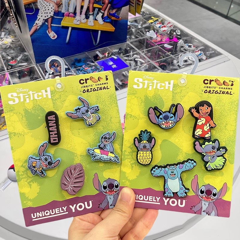 Jibbitz Set Crocs Shoe Accessories อุปกรณ์ตกแต่งดอกไม้รองเท้า Crocs, หัวเข็มขัดรองเท้าเด็กผู้ชาย Stitch