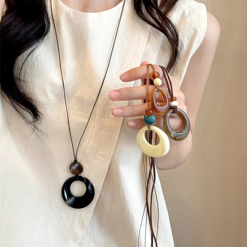 เบงเกอร์วงกลมเรซิ่นสร้อยคอ ยาวสำหรับวันหยุดและชายหาด ของขวัญแฟชั่นวินเทจ