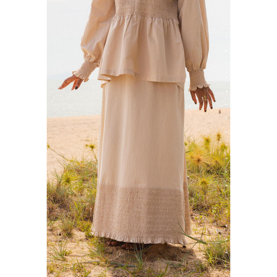 RESORT: RU SKIRT ใน EGRET