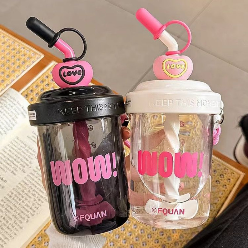 ถ้วยน้ำพร้อมฟาง ขวดน้ําพลาสติก ปลอด BPA น่ารัก สไตล์เกาหลี สร้างสรรค์ ขนาด 580 มล.  สําหรับใส่ชา นม กาแฟ น้ําผลไม้ โรงเร