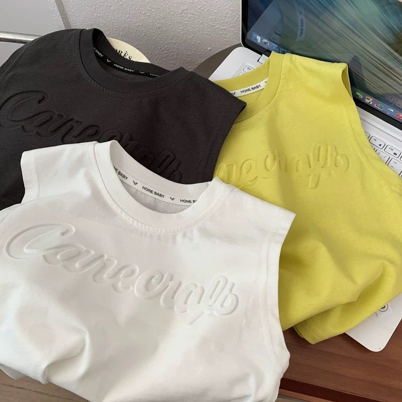 ฤดูร้อนสไตล์ใหม่ผ้าฝ้ายแท้ชายเสื้อกั๊กแขนกุดจดหมายชนพิมพ์เสื้อยืดเด็กขนาดเล็กกลางเด็กที่เรียบง่ายด้านบน