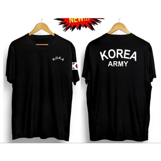 "Korea Army ROKA Graphic" เสื้อยืดคอกลมผ้าฝ้ายอินเทรนด์ แฟชั่น - สไตล์ทหารไปข้างหน้า ดีไซน์ไม่ซ้ําใคร Streetwear & Patriotic Motif