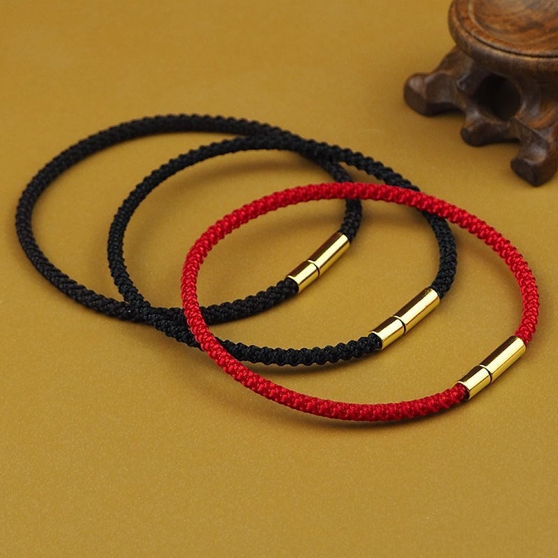 3 สีทํามือเชือกสีแดงไทเทเนียมสร้อยข้อมือเสน่ห์คู่ที่เรียบง่ายโชคดีสร้อยข้อมือของขวัญ
