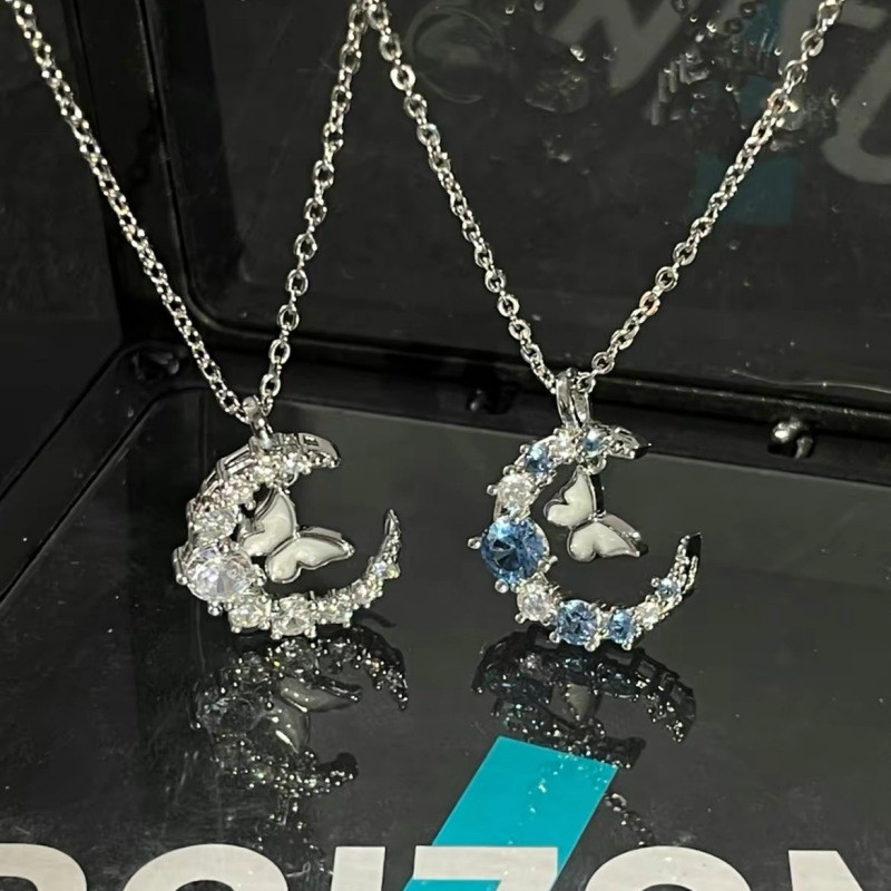 Moon กระพริบเพชรสร้อยคอผีเสื้อหญิง ins Niche อารมณ์เรียบง่าย All-Match นักเรียนแฟน Clavicle Chain 4O