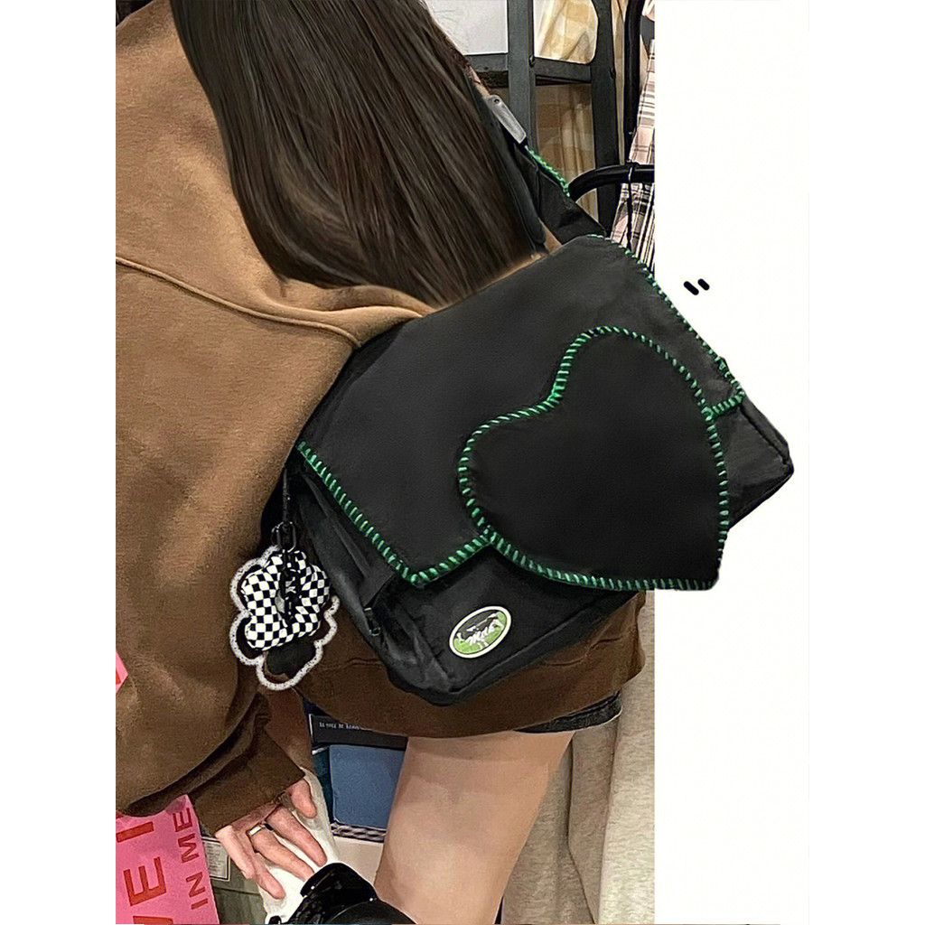 RWC 2025 กระเป๋าMessengerสไตล์หวานเย็นสำหรับหญิง ใช้งานได้หลากหลายโอกาส เหมาะกับการเรียนและเดินทาง