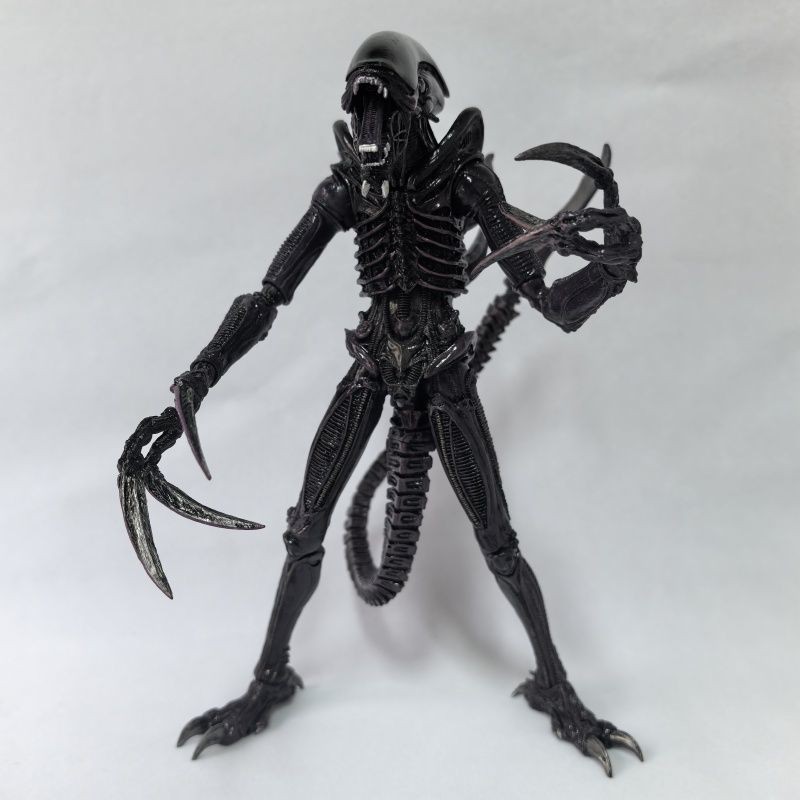 ⚡[คลังสินค้าพร้อม] Alien Rhinoceros Pupa Model Joint Movable Toy Bulk Pick-up Leak ของแท้เครื่องประดับสินค้าจํานวนมาก Hand-made C