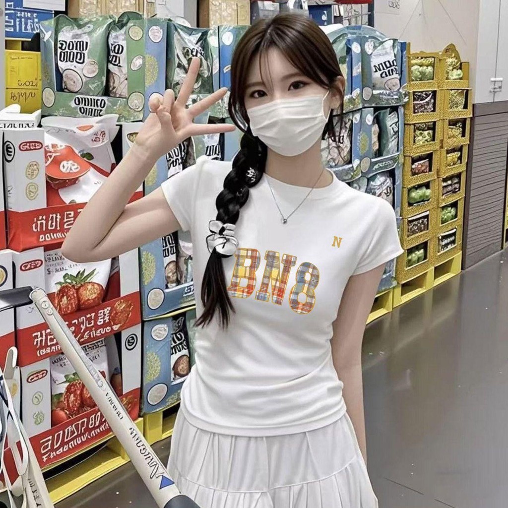 เสื้อยืดแขนสั้น เสื้อผ้าผู้หญิง เสื้อทรงสลิมฟิต หญิง คอวี เสื้อยืดฝักถัก สไตล์สตรีท ชุดกีฬาเซ็กซี่ สไตล์ ใหม่