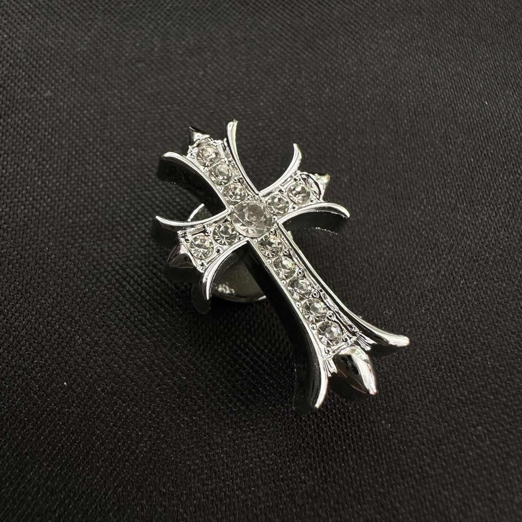 1pcs INS แฟชั่นซิลเวอร์โกลด์ Shining Cross Cros Jibitz Charm ปุ่ม DIY อุปกรณ์เสริมสําหรับรองเท้ารองเท้าหัวเข็มขัดรองเท้าอุปกรณ์เสริมรองเท้าตกแต่ง