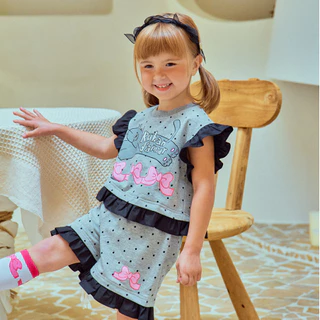 พร้อมส่ง ชุดเด็กหญิงแขนสั้น คอลเลคชันฤดูร้อนใหม่ เสื้อยืดผ้าฝ้ายลายจุดแขนบิน กางเกงขาสั้นยืดหยุ่น